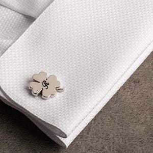 Personalisierte Kleeblatt Manschettenknöpfe, Sterling Silber Gravur Initial, Groomsmen Geschenk