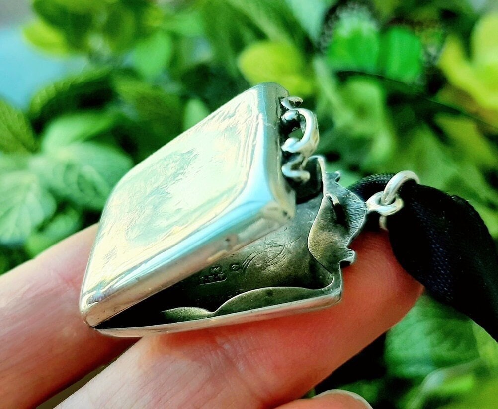 Antique 1911 Yr Hallmarked Sterling Silver Locket Stump Case