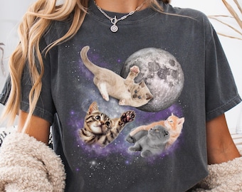 Cat Meme Shirt Three Cats Retro Moon Graphic T-Shirts Weirdcore Kitten TShirt Weird Stuff For Cat Lovers Funny Cat Tee Cat Dad Bootleg Shirt