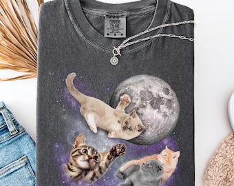 Cat Meme Shirt Three Cats Retro Moon Graphic T-Shirts Weirdcore Kitten TShirt Weird Stuff For Cat Lovers Funny Cat Tee Cat Dad Bootleg Shirt