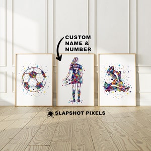 Arte de parede de futebol de 3 peças, conjunto de 3 pôsteres de futebol, impressão de futebol personalizada, arte de camisa de futebol, presentes de futebol para meninas, mãe do futebol