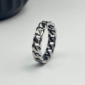 Mens Chain Ring - Silver Stainless Steel Twisted Chained Ring - Mens silver band - Chain Linked Band Ring - Unisex Chain-link Ring -