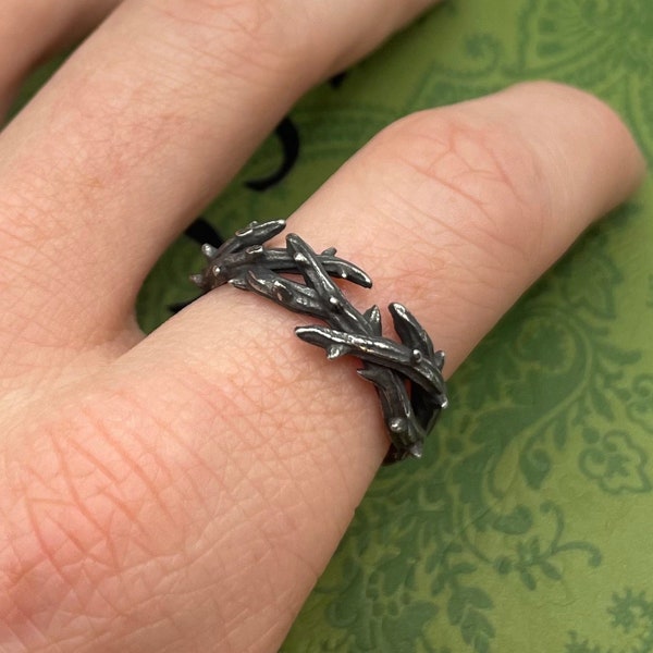 Gun Metal Thorn Ring - Stainless Steel Spiked Barbed Ring - Mens Silver Twisted Punk Ring - Unique Streetwear Jewellery -Spiky Ring for Men