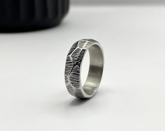 Mens Faceted Ring - Textured Ring - Silver Stainless Steel Hammered Ring - Geometric Unisex Ring - mens silver band - Gun Metal Grey Ring