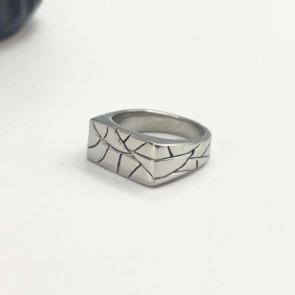Cracked Silver Signet Ring - Mens Stainless Steel ring - rings for men - unisex Detailed band ring - Mens Textured Diamond Ring