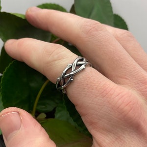 Silver Barbed Ring - Stainless Steel Spiked Thorn Ring - Mens Silver Twisted Punk Ring - Unique Streetwear Jewellery - Detailed Ring for Men