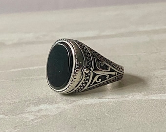 Mens Fleur De Lis Onyx Signet Ring - Black Stone Detailed Ring - Patterned Art Nouveau Streetwear Ring - Black Onyx Pinky Signet