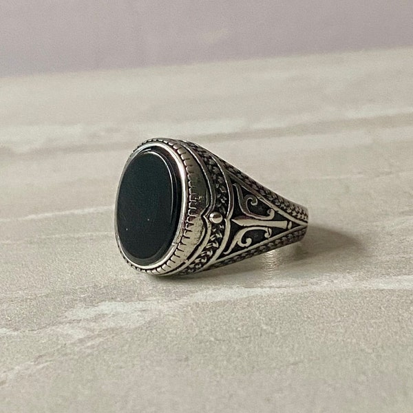 Mens Fleur De Lis Onyx Signet Ring - Black Stone Detailed Ring - Patterned Art Nouveau Streetwear Ring - Black Onyx Pinky Signet