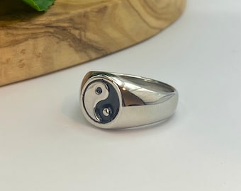 Silver Ying Yang Ring - Mens YINGYANG ring - unisex signet ring - black and white ring - silver signet jewelry - mens jewellery