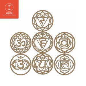Può includere: Set di sette simboli del chakra in legno tagliati al laser. Ogni simbolo è un cerchio con un design unico e scrittura sanscrita. I simboli sono disposti a forma di piramide.