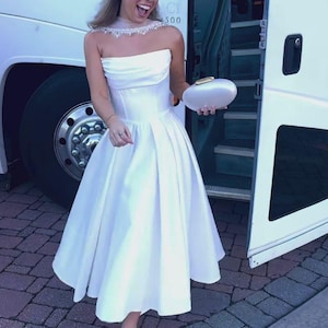 Robe de mariée corset à épaules dénudées, Robe de mariée, Satin élégant, Design moderne, Ivoire, Élégante, Bohème, Sexy, Robe de mariée bohème