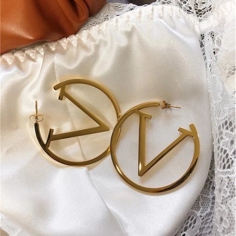 NWT LARGE LV AUTHENTIC LOUIS VUITTON HOOP EARRINGS GOLDTONE COLOR FINISH