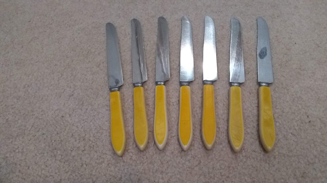 Set of 7 Vintage Bakelite/celluloid Dinner Knives Butterscotch Etsy