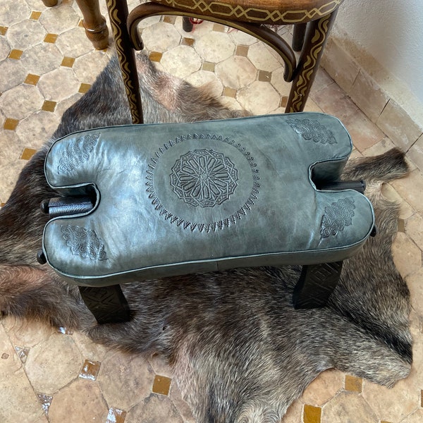 Tabouret de selle, Pouf marocain, cuir authentique, cadeau de pendaison de crémaillère, ottoman en cuir, siège authentique, repose-pieds coussin, coussin pour chaise repose-pieds