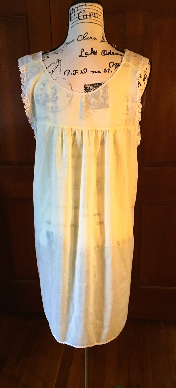 Sweet and Simple Vintage Yellow Cotton Nightie Si… - image 5