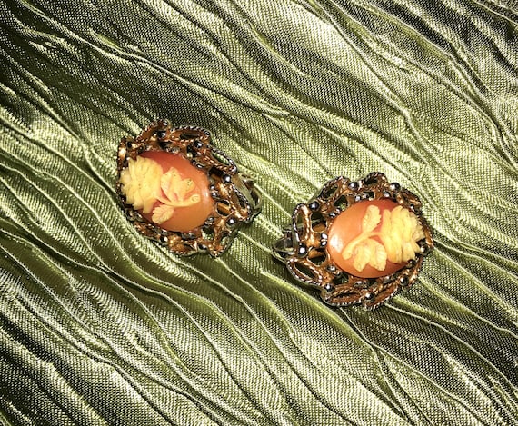 Victorian Cameo Clip on Earrings - image 1