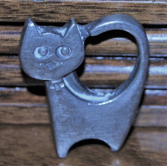 Vintage Rune Tennesmed Signed Pewter Cat Pin Mid … - image 1