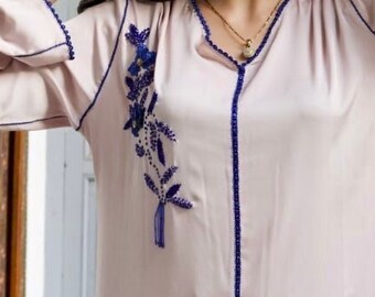 Sublime Caftan léger Traditionnel Marocain : Symbole d'Art et d'Héritage