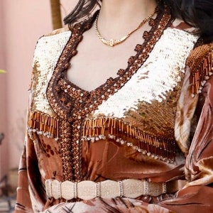 Caftan Marocain Traditionnel – L’Artisanat au Cœur de l’Héritage