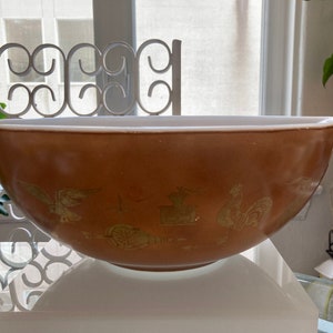 vintage Pyrex Early American Colonial Brown + 22k Gold 4 QT Cinderella Mixing/Nesting Bowl | 444