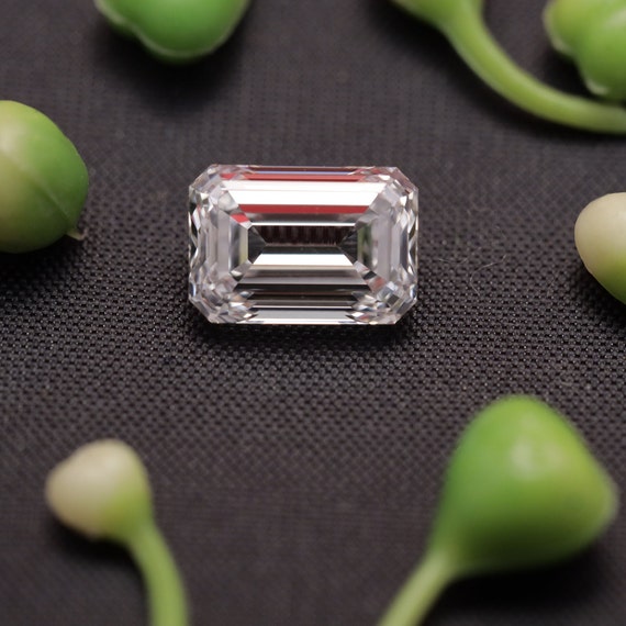 大粒エメラルドカット5.0ct ラボダイヤモンド 大粒エメラルドカット5.0ct ラボダイヤモンド 5.0カラットの