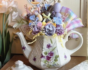 Vintage Sadler Teapot Easter Assemblage