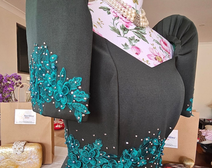 Featured listing image: Filipiniana Serpentina Gown (SA-SER-001) Color Emerald Green