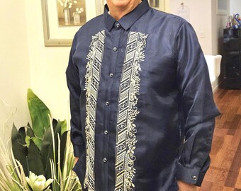 Barong Tagalog メンズフォーマルフィリピンシャツ、結婚式新郎文化衣装ネイビーブルー (SA-BT-008)