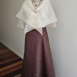 フィリピアナ アンパロ パヌエロ ショールの刺繍 |エレガントな伝統的なフィリピンのスカーフ ラップ (SA-PA-006)、ベージュまたはクリーム。 画像 5