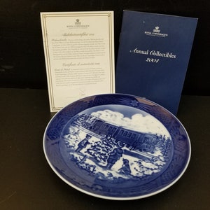 Royal Copenhagen Porcelain Bing & Grondahl Jule After Christmas Plate 1988