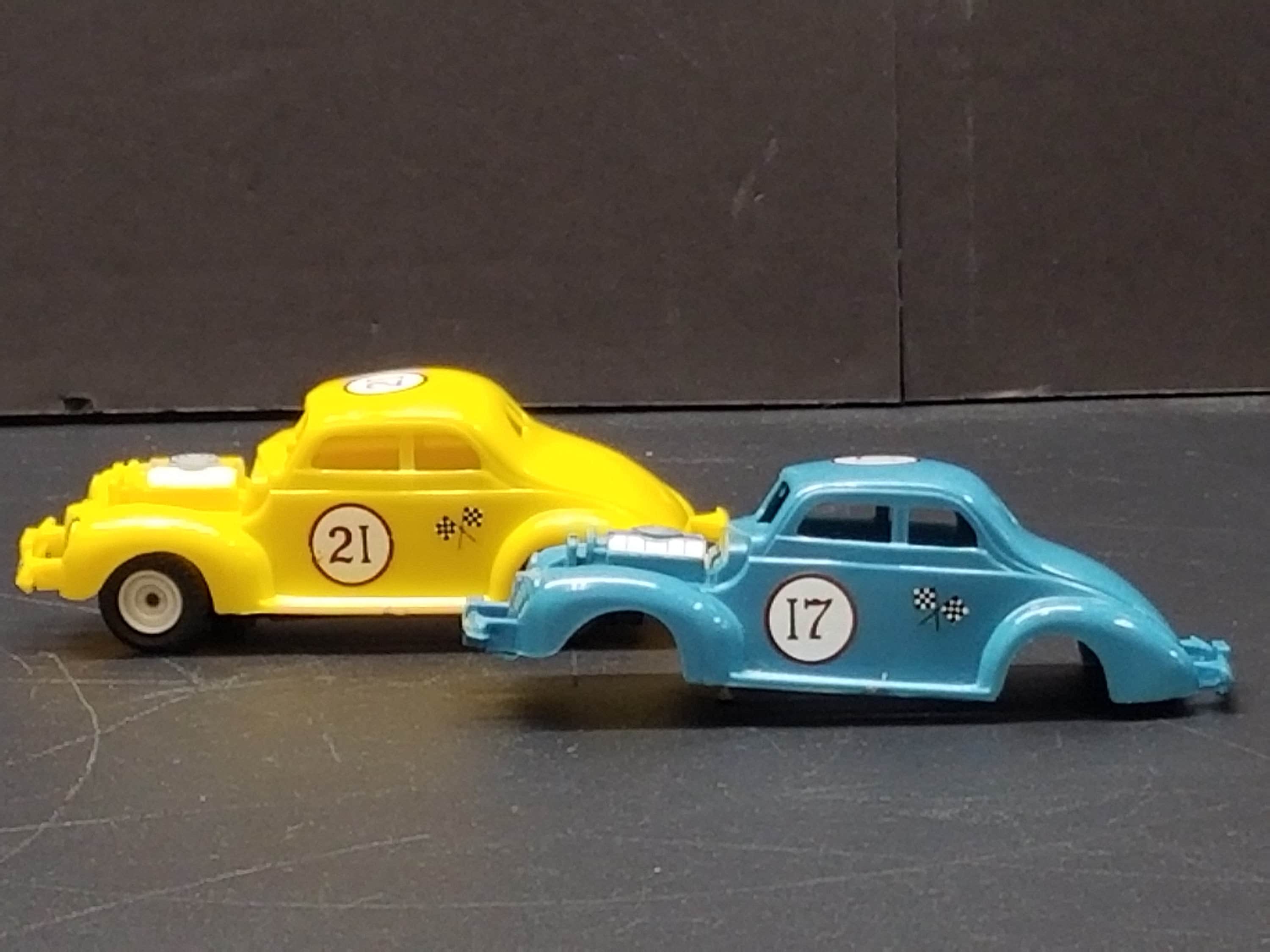 Gilbert slot store cars
