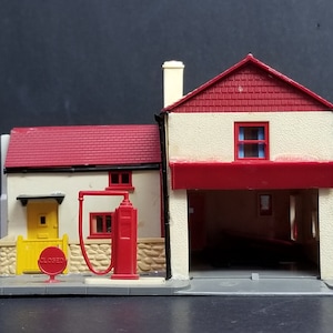 Tri-Ang HO Waage Real Estate Garage / Tankstelle weiß und rot ultra selten gebaut