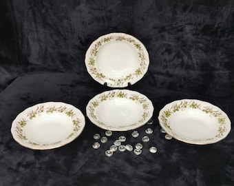Set of 4 Vintage Jarolina Vine Leaves Fine China Porcelain Made in Poland Soup Bowls