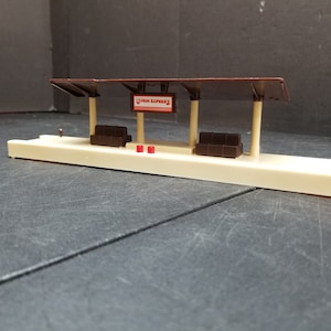 Unbranded HO Scale Union Express Waiting Area With Platform