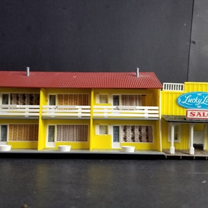 Modelo Power HO Scale Lucky Lady Saloon con hotel