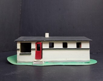 Custom Made HO Scale Cardboard House Detailled