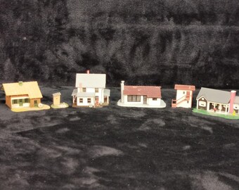 Lote de 5 edificios para maquetas de trenes de marcas mixtas de ferrocarriles antiguos a escala N