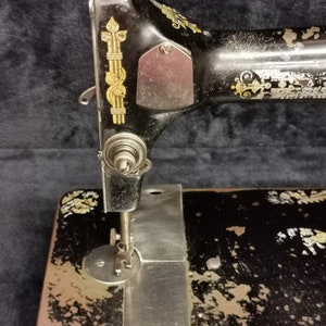Antique 1920 Singer 127 Sphinx Sewing Machine Head Only Working Parts image 5