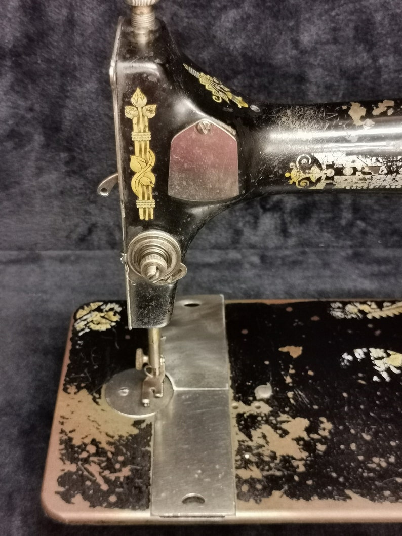 Antique 1920 Singer 127 Sphinx Sewing Machine Head Only Working Parts image 5