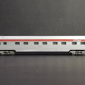 Lima HO Scale Canadian Pacific Passenger Coach Car 127 Lima HO Scale Canadian Pacific Passenger Coach Car 127