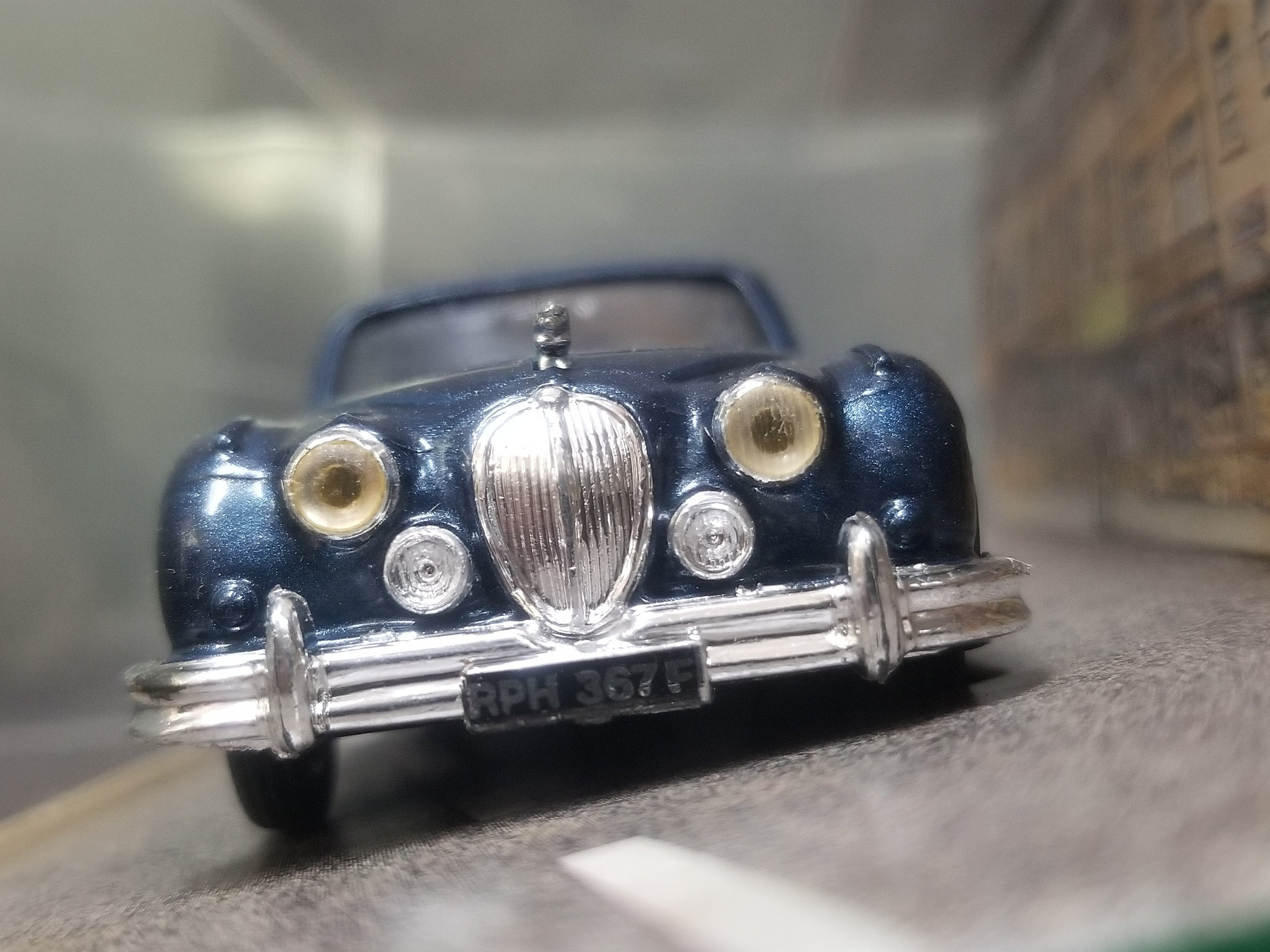 Vintage Corgi Classics Jaguar Mk II Saloon Diecast (1/43 Scale