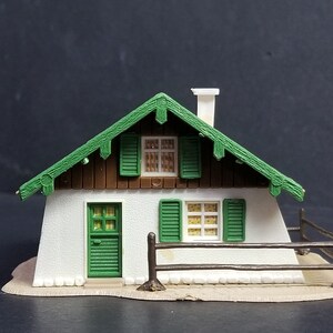 Unbranded HO Scale Rural Ranch House