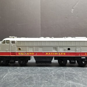 Tri-ang Railways OO/HO F3 Diesel Engine Dummy - A Gem for Tri-Ang Collectors!