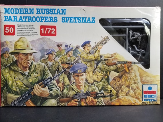 Esci /ertl 1/72 Model Kit Modern Russian Paratroopers Spetsnap