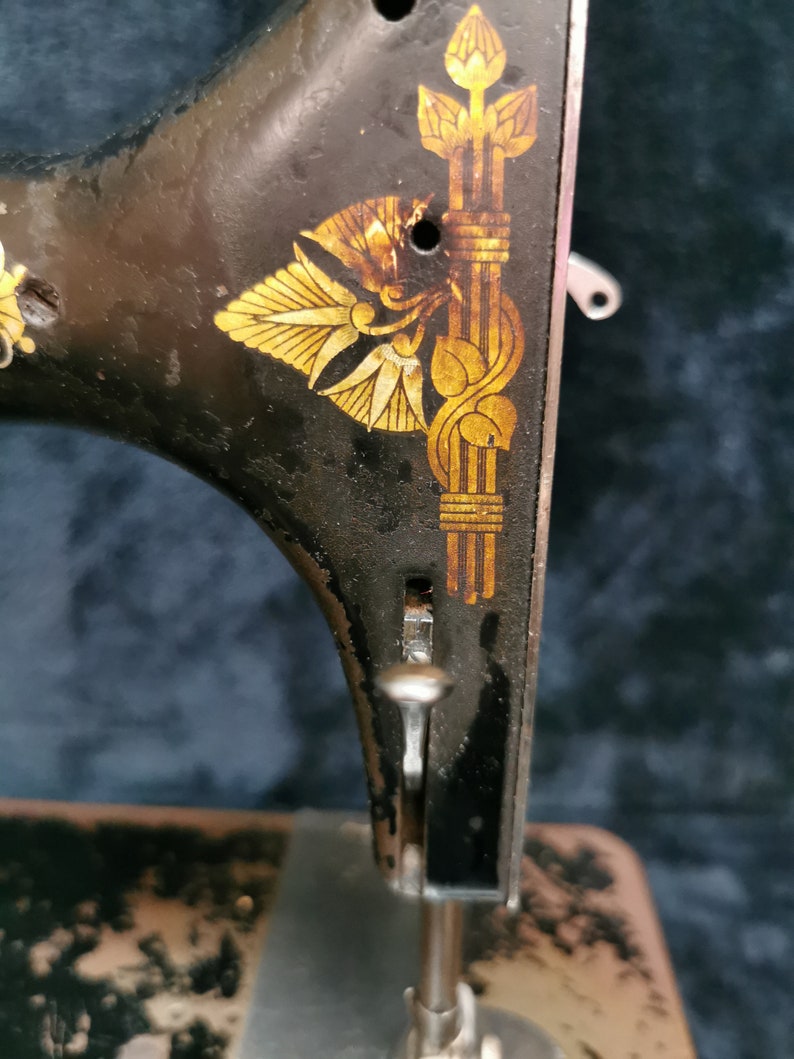 Antique 1920 Singer 127 Sphinx Sewing Machine Head Only Working Parts image 10