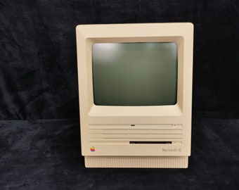 Vintage Apple Macintosh SE 1Mb Model M05010 - For Parts or Repair