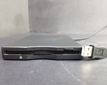 Lecteur de disquettes externe vintage TEAC FD-05PUW non testé