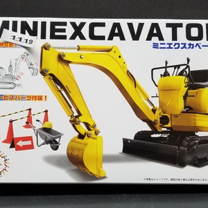 Fujimi GT24 116068 Garage & Tool Series Mini Excavator 1/32 Scale Kit