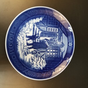 Copenhagen Porcelain Bing & Grondahl Christmas Plate Christmas Shopping 1994