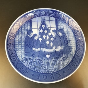 Copenhagen Porcelain Bing & Grondahl Christmas Plate Merry Christmas 1983